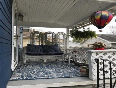 17 Wayne St, Troy, NY 12180 - photo 3