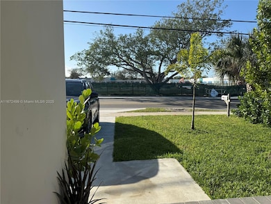 413 SW 10th St, Delray Beach, FL 33444 - photo 2