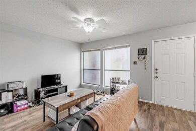 Sunchase unit 210, Austin, TX 78705 - photo 5