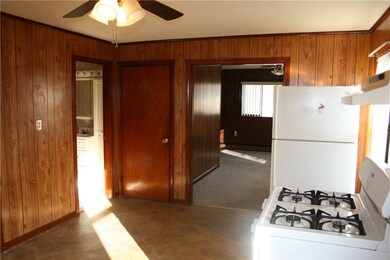 77 Hollis Ave, Warwick, RI 02889 - photo 3