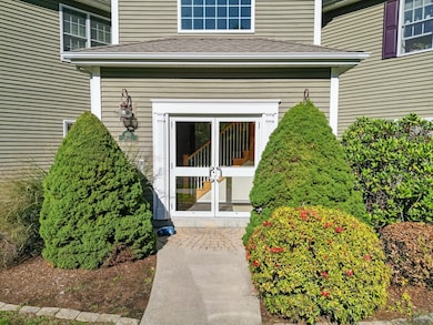 215 Longmeadow Rd unit 604, Taunton, MA 02780 - photo 2