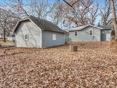 1327 Hickory St, Waukegan, IL 60085 - photo 2