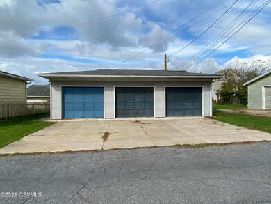 404 E 5th St, Berwick, PA 18603 - photo 4