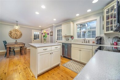 306 Brookmeade Dr, Statesville, NC 28625 - photo 4