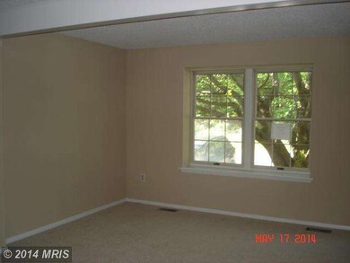 8651 Rising Creek Ct, Springfield, VA 22153 - photo 3