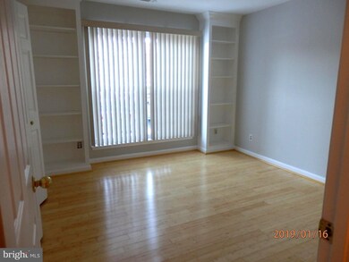 Quaker Hill Community unit 114, Alexandria, VA 22314 - photo 5