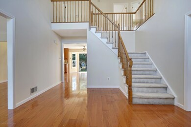 ** Soaring 2 Story Foyer **