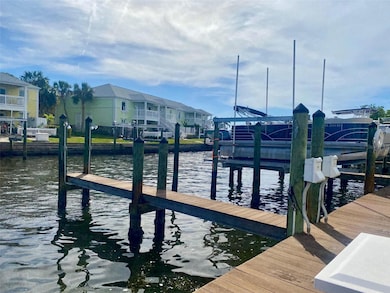 Can accommodate up to a 30' boat