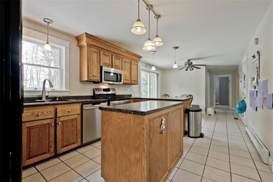 Kitchen w/ island