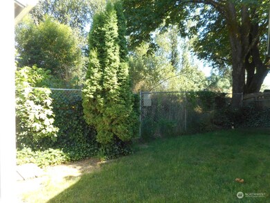 1720 Maple Ln unit 22, Kent, WA 98030 - photo 3