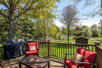 16654 James St-38