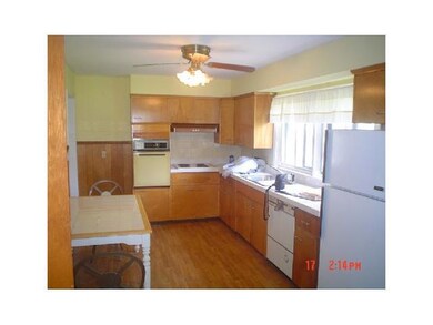 445 E Stenzil St, North Tonawanda, NY 14120 - photo 3