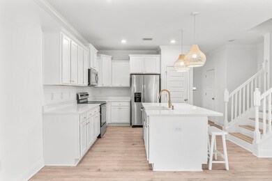 11-web-or-mls-25 Krewe Cir-7