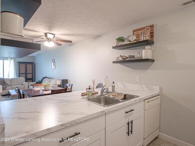 1570_W_Pond_Dr_#14-3