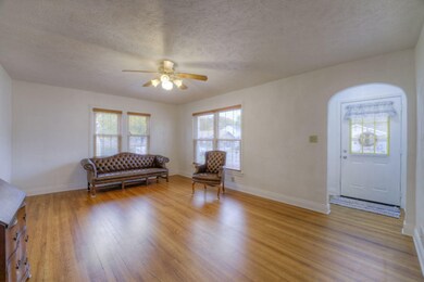 217N15thMainLiving2