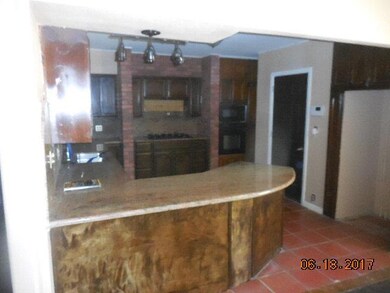 310 E 8th St, Weslaco, TX 78596 - photo 4