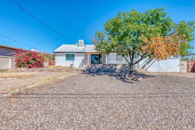 2831 W Roadrunner Road