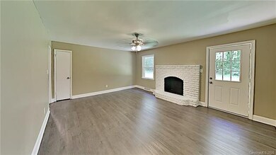 204 Brookmeade Dr, Statesville, NC 28625 - photo 4