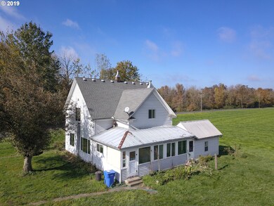 94425 Lovelake Rd, Junctioncity, OR 97448 - photo 4