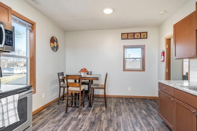 433 W Grand St-42
