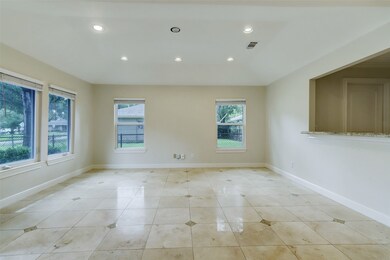 1526 Richelieu Ln, Houston, TX 77018 - photo 3