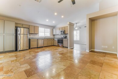 004-photo-living-room-13919596