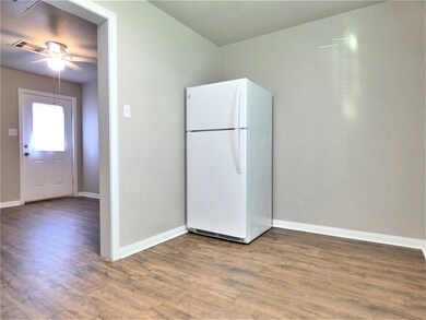507 Houston St unit 2, Rosenberg, TX 77471 - photo 5