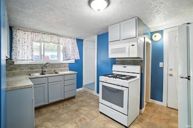 106 Mulberry St, Columbia City, IN 46725 - photo 4