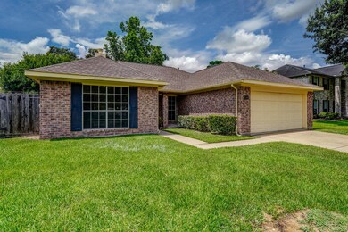 1025 Westglen Dr, Alvin, TX 77511 - photo 3