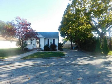 12 Wardlaw Ct, Providence, RI 02908 - photo 2