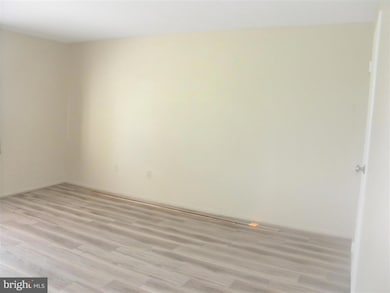 Treebrooke unit 108, Oakton, VA 22124 - photo 3