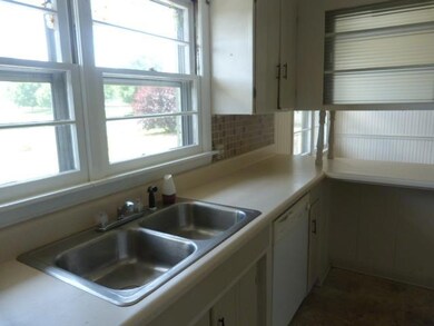 1903 Kefauver St unit 1903, Manchester, TN 37355 - photo 5