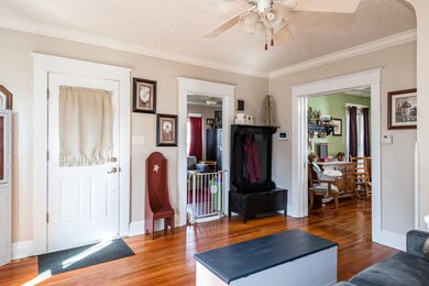 499 N King 4