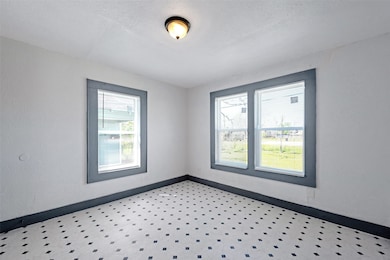 2526 Campbell St, Houston, TX 77026 - photo 7