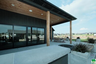 716 18th St SE, Sioux Center, IA 51250 - photo 5