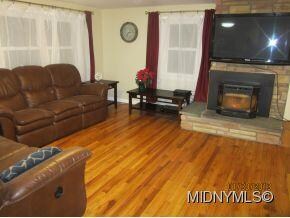 19x13 LR w/Stone Fireplace