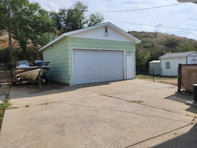 834 6th St N, Glasgow, MT 59230 - photo 4