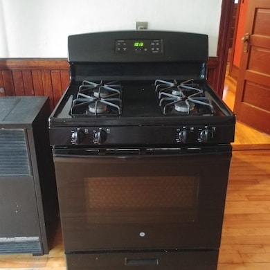 52 Plantation St unit 2, Worcester, MA 01604 - photo 2