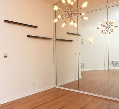 1735 Chesapeake Ln unit 8, Schaumburg, IL 60193 - photo 3