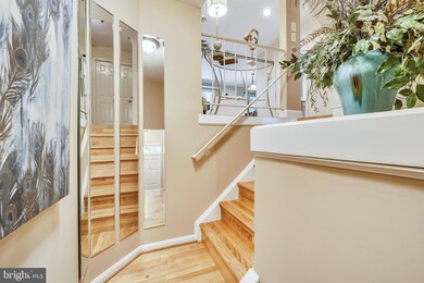 10474 Parthenon Ct, Bethesda, MD 20817 - photo 5