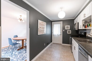 983 Circle Dr, Halethorpe, MD 21227 - photo 7