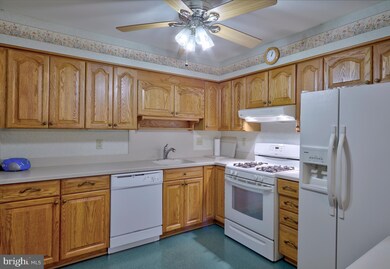 813 Westfield Dr unit 1, Cinnaminson, NJ 08077 - photo 6