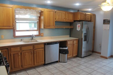 19 Dustin St, Saugus, MA 01906 - photo 4