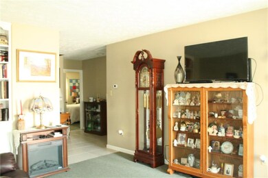 2955 Two Worlds Dr, Columbus, IN 47201 - photo 4