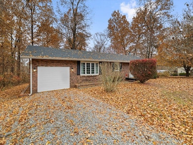 1118 Pearl Dr, Madisonville, KY 42431 - photo 2