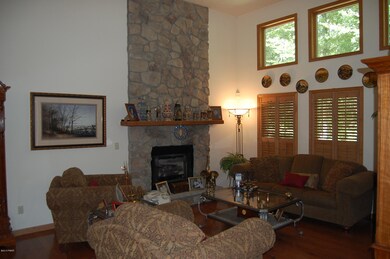 137 Broadmoor Dr, Hawley, PA 18428 - photo 4