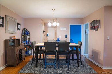 Vincent Arms unit 6 B, Bronxville, NY 10708 - photo 5