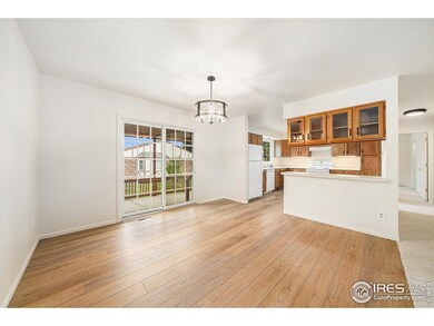 Dining area, light and bright!