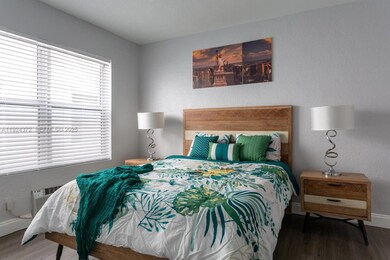 7334 Harding Ave unit 6, Miami Beach, FL 33141 - photo 6