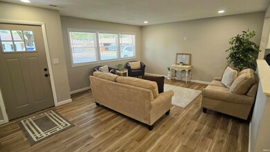 402 N Sims St, Swayzee, IN 46986 - photo 4